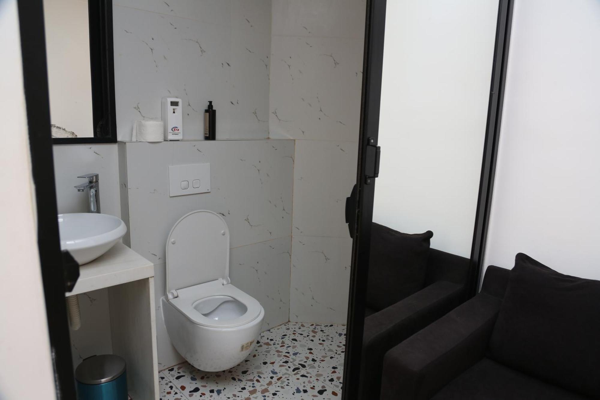 Comfort * Tirana